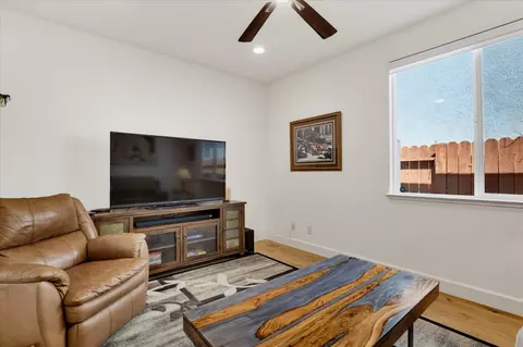 Living - 207 Ryans Ln, Grass Valley, CA 95945 photo 5 of 8