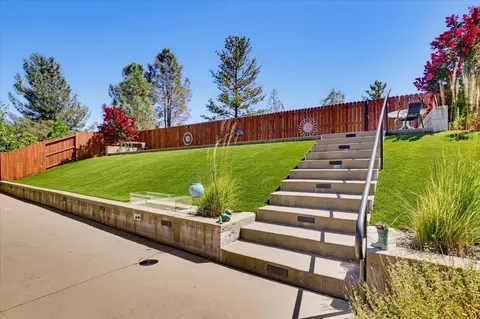 Exterior - 207 Ryans Ln, Grass Valley, CA 95945 photo 18 of 40