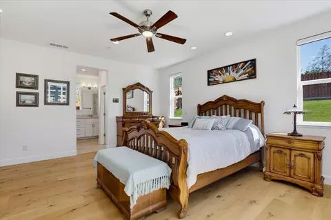 Bedroom - 207 Ryans Ln, Grass Valley, CA 95945 photo 8 of 10