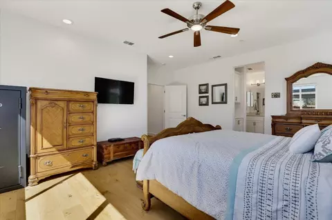 Bedroom - 207 Ryans Ln, Grass Valley, CA 95945 photo 9 of 10