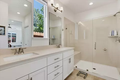Bath - 207 Ryans Ln, Grass Valley, CA 95945 photo 2 of 2