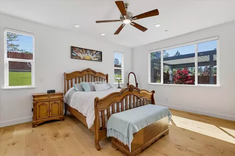 Bedroom - 207 Ryans Ln, Grass Valley, CA 95945 photo 6 of 10