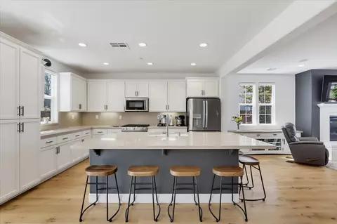 Kitchen - 207 Ryans Ln, Grass Valley, CA 95945 photo 2 of 8