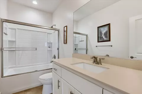 Bath - 207 Ryans Ln, Grass Valley, CA 95945 photo 1 of 2