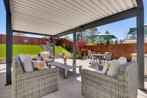 Exterior - 207 Ryans Ln, Grass Valley, CA 95945 photo 5 of 40