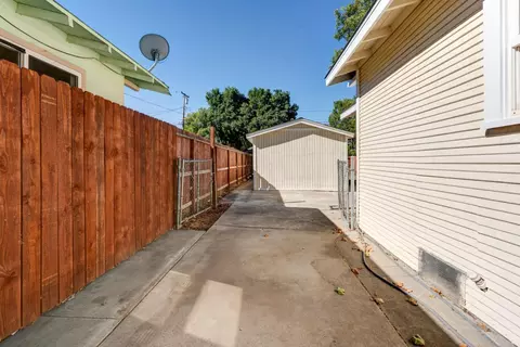 Exterior - 828 W 23rd St, Merced, CA 95340 photo 15 of 15