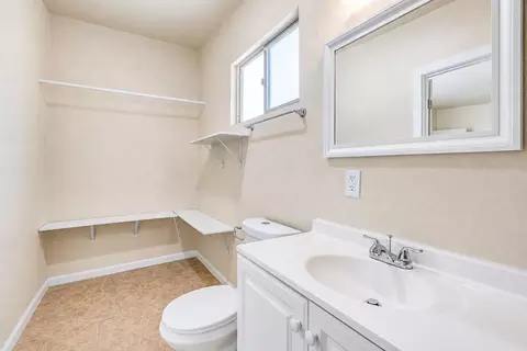 Bath - 828 W 23rd St, Merced, CA 95340 photo 3 of 6