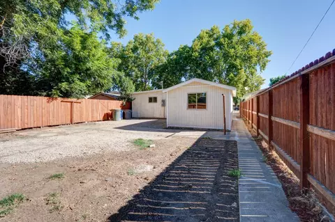 Exterior - 828 W 23rd St, Merced, CA 95340 photo 14 of 15