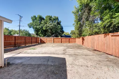Exterior - 828 W 23rd St, Merced, CA 95340 photo 10 of 15