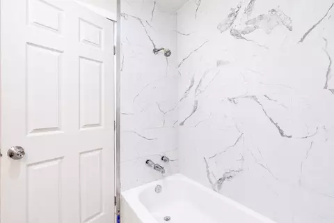 Bath - 828 W 23rd St, Merced, CA 95340 photo 6 of 6