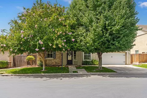 207 Marina Ln, Waterford, CA 95386