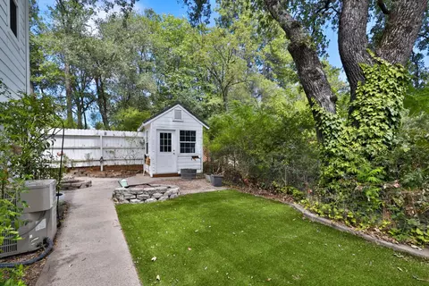 Exterior - 886 Cottage, Placerville, CA 95667 photo 3 of 12