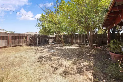 Exterior - 802 Pine St, Manteca, CA 95336 photo 8 of 9