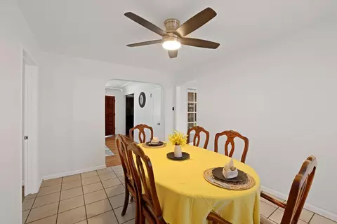 Dining - 802 Pine St, Manteca, CA 95336 photo 2 of 2