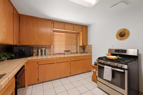 Kitchen - 802 Pine St, Manteca, CA 95336 photo 3 of 5