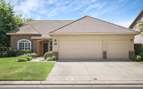1800 St Mayeul Dr, Modesto, CA 95356 photo 2