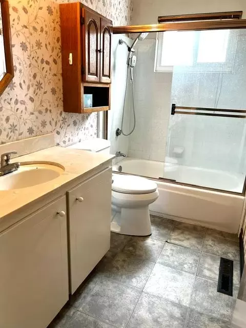 Bath - 2126 Fox Way, Concord, CA 94518 photo 1 of 3