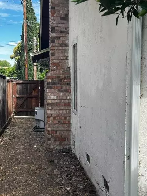 Exterior - 2126 Fox Way, Concord, CA 94518 photo 4 of 7
