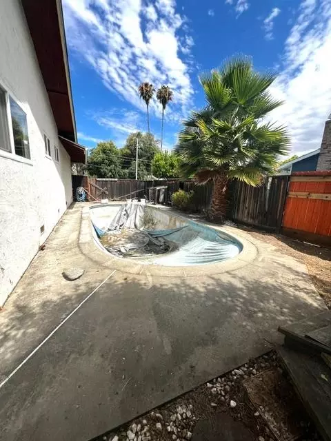 Exterior - 2126 Fox Way, Concord, CA 94518 photo 7 of 7