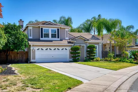 Exterior - 2620 Riverpark Dr, Modesto, CA 95351 photo 2 of 8