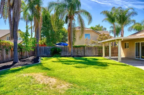 Exterior - 2620 Riverpark Dr, Modesto, CA 95351 photo 8 of 8