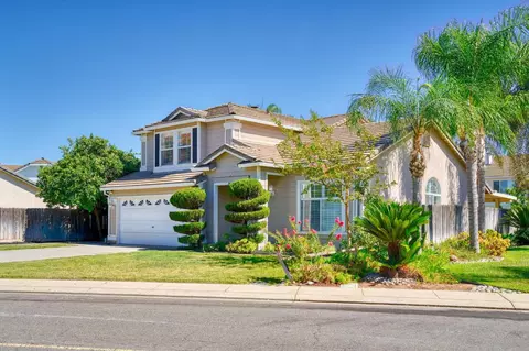 Exterior - 2620 Riverpark Dr, Modesto, CA 95351 photo 3 of 8