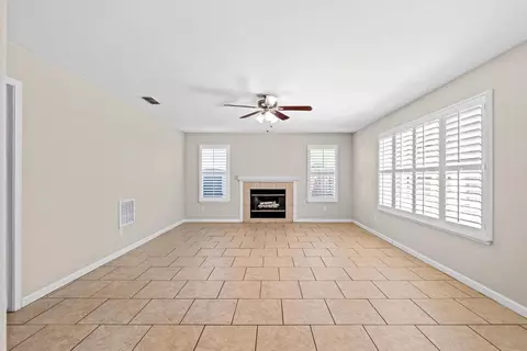 Living - 2620 Riverpark Dr, Modesto, CA 95351 photo 4 of 6