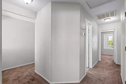 Entry Way - 2620 Riverpark Dr, Modesto, CA 95351 photo 2 of 2