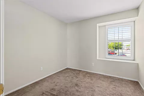 Bedroom - 2620 Riverpark Dr, Modesto, CA 95351 photo 3 of 6