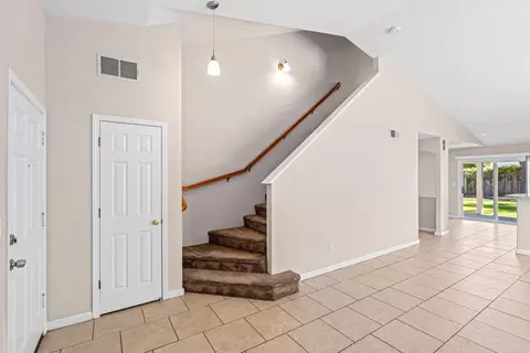Entry Way - 2620 Riverpark Dr, Modesto, CA 95351 photo 1 of 2