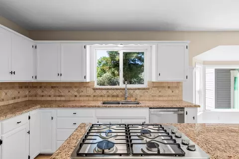 Kitchen - 33909 S Koster Rd, Tracy, CA 95304 photo 7 of 9