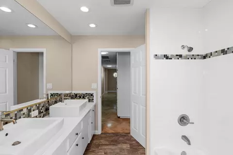 Bath - 33909 S Koster Rd, Tracy, CA 95304 photo 5 of 5