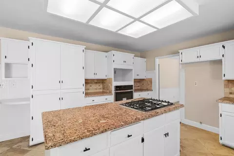 Kitchen - 33909 S Koster Rd, Tracy, CA 95304 photo 5 of 9