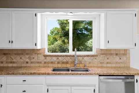 Kitchen - 33909 S Koster Rd, Tracy, CA 95304 photo 8 of 9