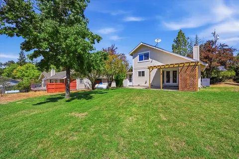 18263 Lake Forest Dr, Penn Valley, CA 95946