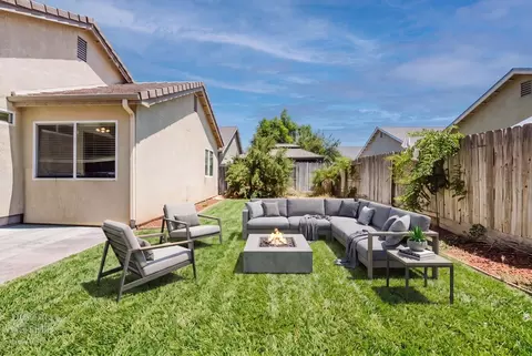 Exterior - 2103 W Solis St, Merced, CA 95348 photo 7 of 14