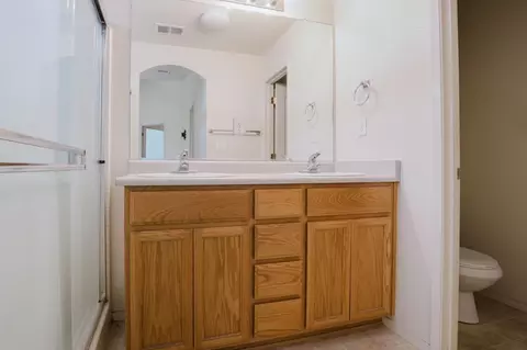 Bath - 2103 W Solis St, Merced, CA 95348 photo 4 of 4
