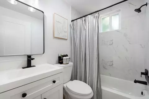 Bath - 532 E Alpine Ave, Stockton, CA 95204 photo 1 of 3