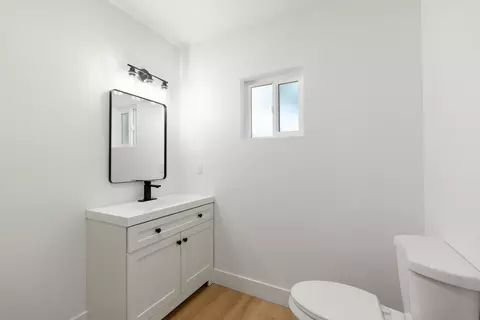 Bath - 532 E Alpine Ave, Stockton, CA 95204 photo 3 of 3