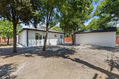 Exterior - 532 E Alpine Ave, Stockton, CA 95204 photo 4 of 5