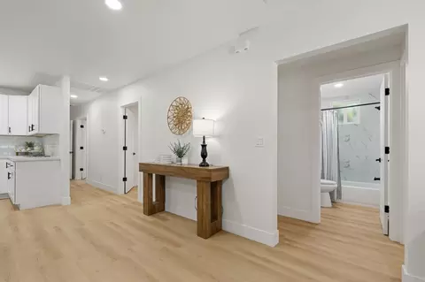 Entry Way - 532 E Alpine Ave, Stockton, CA 95204 photo 2 of 2