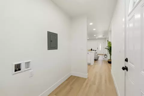 Entry Way - 532 E Alpine Ave, Stockton, CA 95204 photo 1 of 2