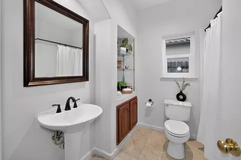 Bath - 5357 Swindon Rd, Rocklin, CA 95765 photo 5 of 5