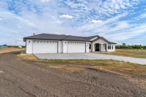 Exterior - 36328 Highway 145, Madera, CA 93636 photo 2 of 8
