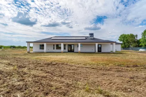 Exterior - 36328 Highway 145, Madera, CA 93636 photo 7 of 8