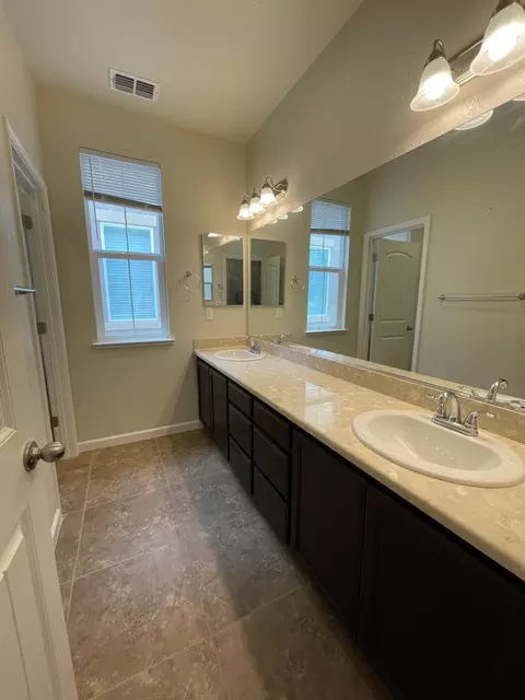Bath - 3845 Lookout Dr, Modesto, CA 95355 photo 4 of 5