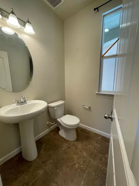 Bath - 3845 Lookout Dr, Modesto, CA 95355 photo 5 of 5