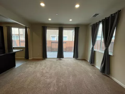 Living - 3845 Lookout Dr, Modesto, CA 95355 photo 6 of 8