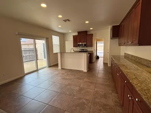 3208 Ardley Dr, Roseville, CA 95747