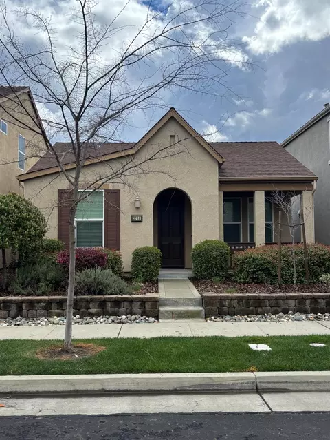 3208 Ardley Dr, Roseville, CA 95747